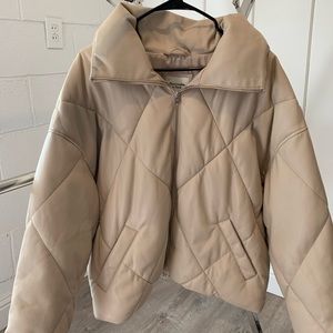 Oversized Gentle used Oversized A&F vegan leather cream jacket size: Small
